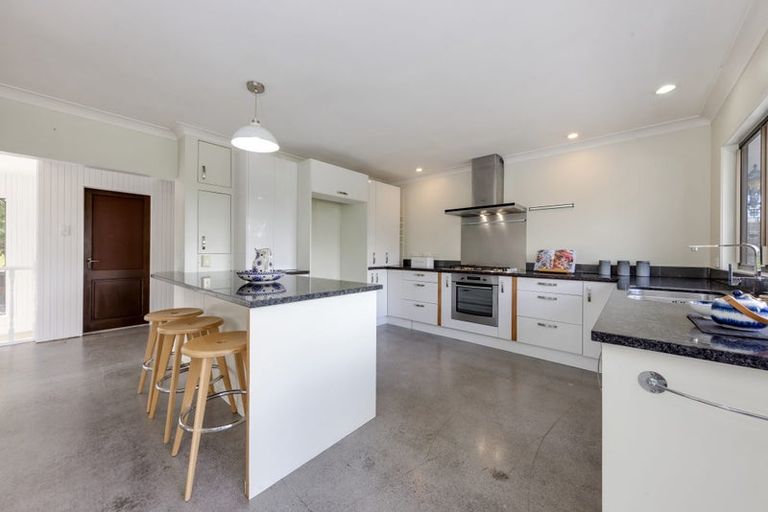 Photo of property in 1070 Scenic Drive North, Swanson, Auckland, 0816