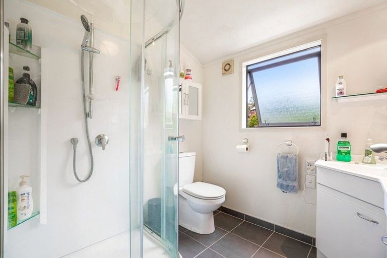 Photo of property in 2/32 Palliser Lane, Browns Bay, Auckland, 0630