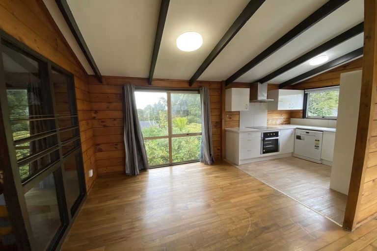 Photo of property in 26 Seaview Road, Glenfield, Auckland, 0629