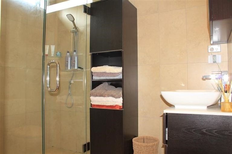 Photo of property in 132 Kittiwake Drive, Schnapper Rock, Auckland, 0632