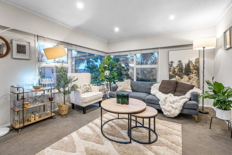 Photo of property in 3/3 Marsh Avenue, Forrest Hill, Auckland, 0620