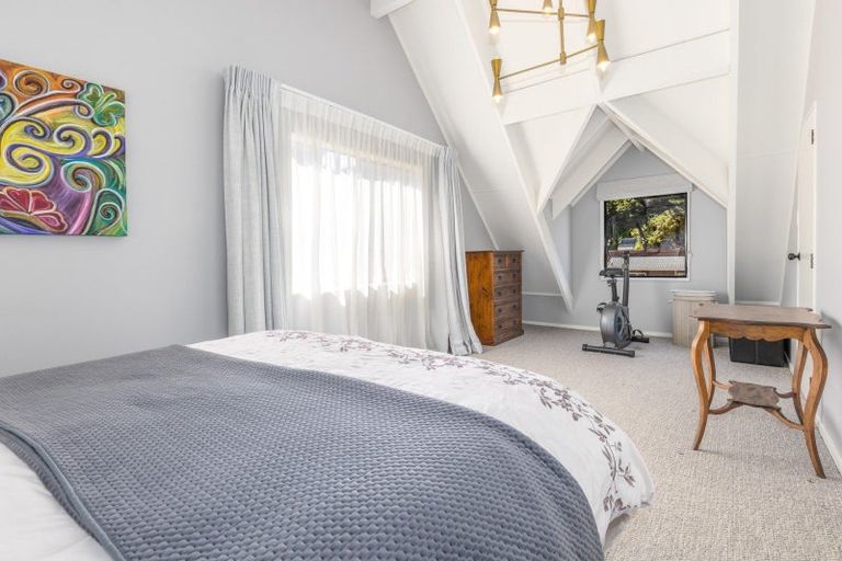 Photo of property in 40 Postgate Drive, Whitby, Porirua, 5024