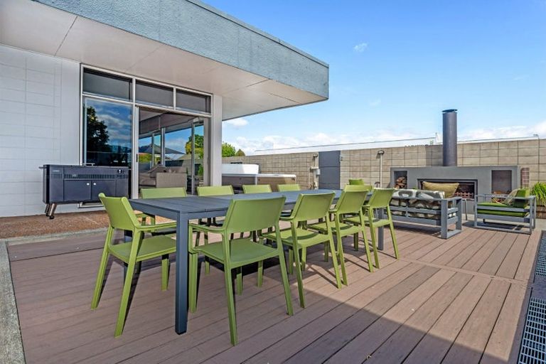 Photo of property in 70 Disraeli Street, Gisborne, 4010