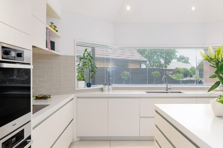 Photo of property in 22 Brockhall Lane, Avonhead, Christchurch, 8042