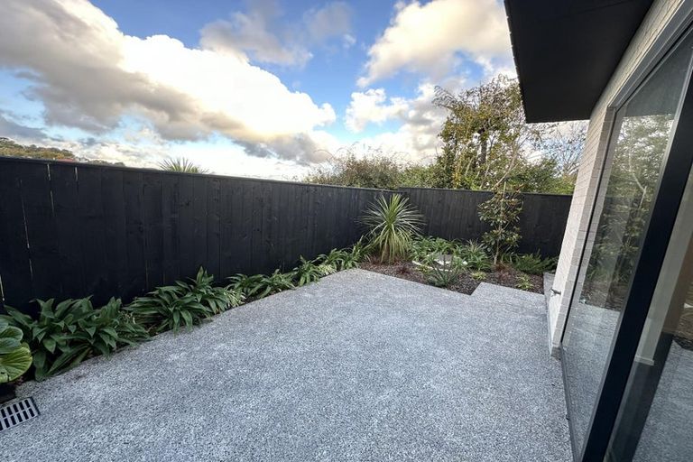 Photo of property in 15 Ara Toutouwai, Karori, Wellington, 6012
