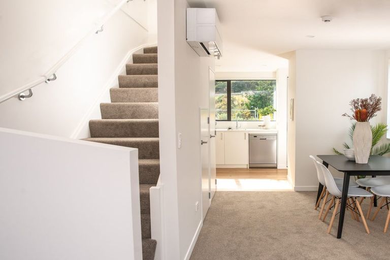 Photo of property in 92 Ara Paiwhenua, Tawa, Wellington, 5028