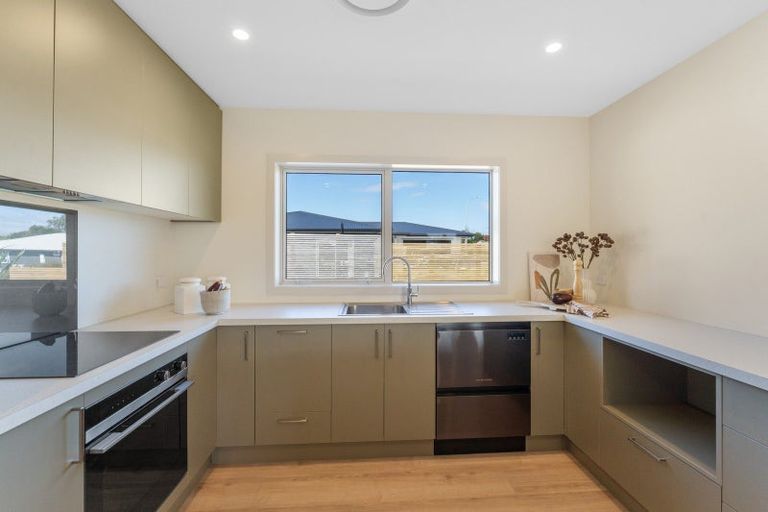 Photo of property in 30 Huia Street, Waikanae, 5036