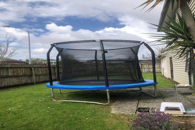 Photo of property in 96 Mcleod Road, Te Atatu South, Auckland, 0610