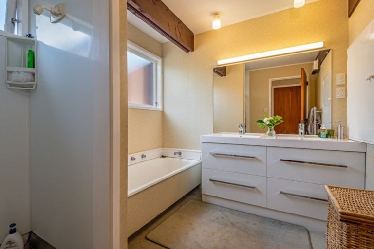 Photo of property in 15 Milne Street, Marton, 4710