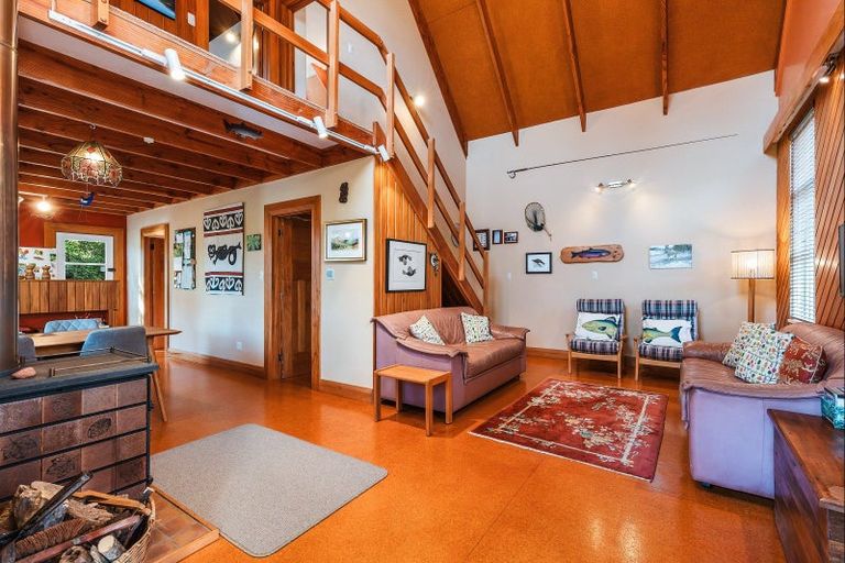 Photo of property in 17 Te Kuru Lane, Pukawa Bay, Turangi, 3381