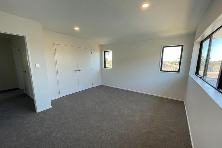 Photo of property in 6b Cairngorm Place, Highland Park, Auckland, 2010