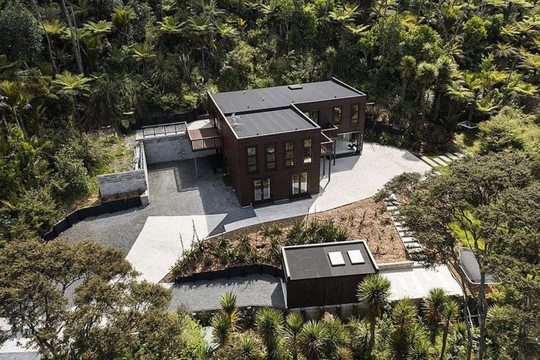 Photo of property in 231c Huia Road, Titirangi, Auckland, 0604