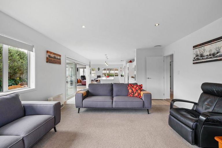 Photo of property in 92 Smart Road, Glen Avon, New Plymouth, 4312