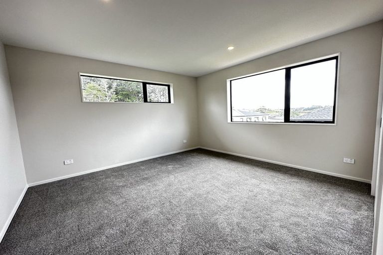 Photo of property in 8 Snuggery Loop, Orewa, 0931