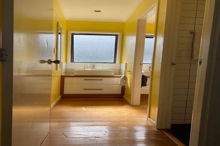Photo of property in 72a Borich Road, Sunnyvale, Auckland, 0612