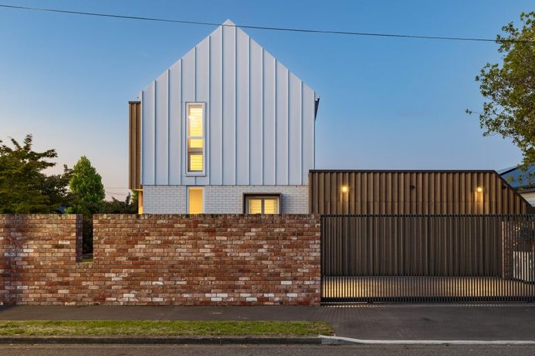Photo of property in 51 Jeffreys Road, Bryndwr, Christchurch, 8052