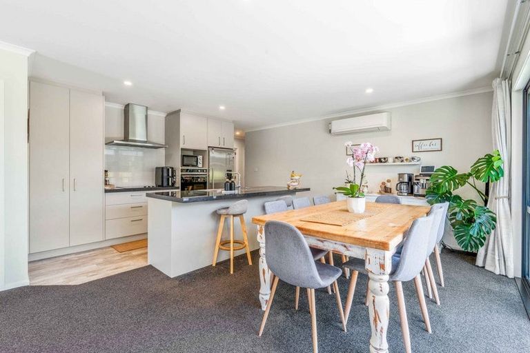 Photo of property in 4 Plate Lane, Papamoa, 3118