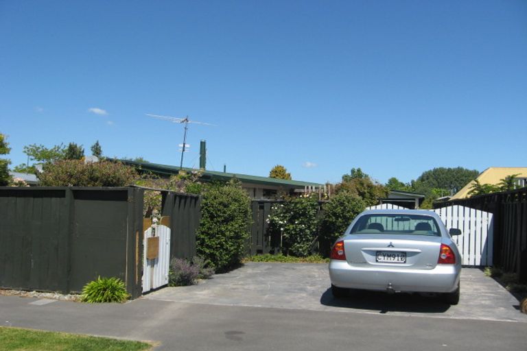Photo of property in 43 Barnes Road, Redwood, Christchurch, 8051