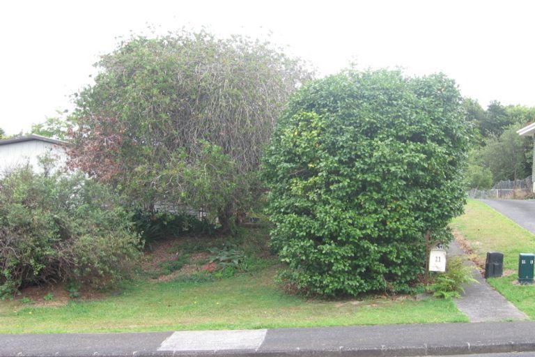 Photo of property in 11 Segedin Place, Glenfield, Auckland, 0629