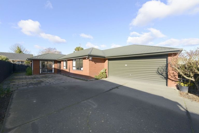 Photo of property in 182 Avonhead Road, Avonhead, Christchurch, 8042