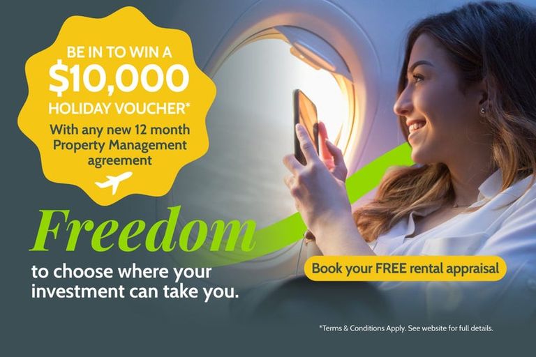 Photo of property in 9 Gloaming Hill, Titahi Bay, Porirua, 5022