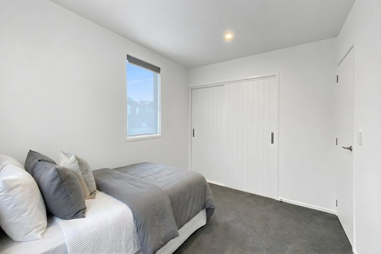 Photo of property in 17b Cessna Crescent, Mangere, Auckland, 2022