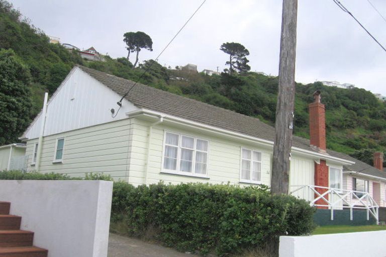 Photo of property in 312 Queens Drive, Lyall Bay, Wellington, 6022