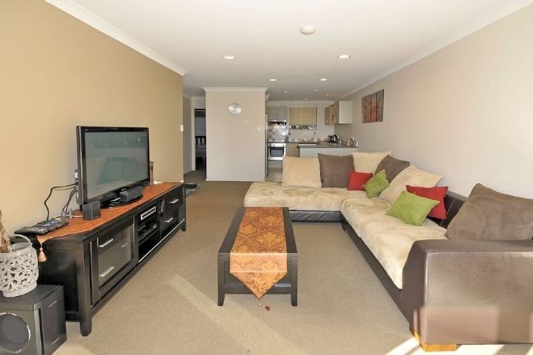 Photo of property in 5/8 Monte Cassino Place, Birkdale, Auckland, 0626