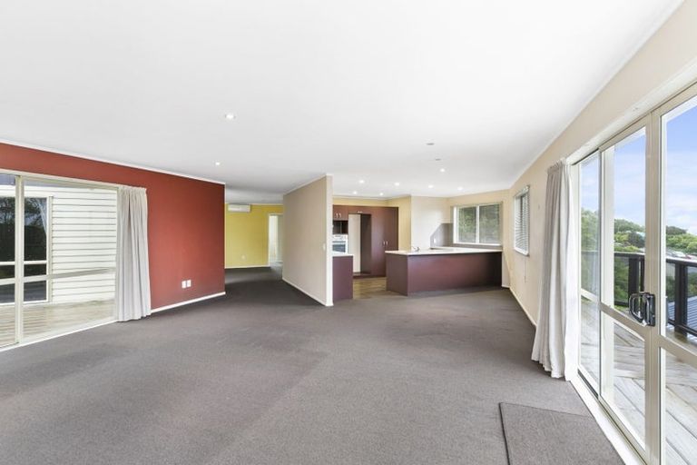 Photo of property in 16b Buccaneer Place, Grenada Village, Wellington, 6037