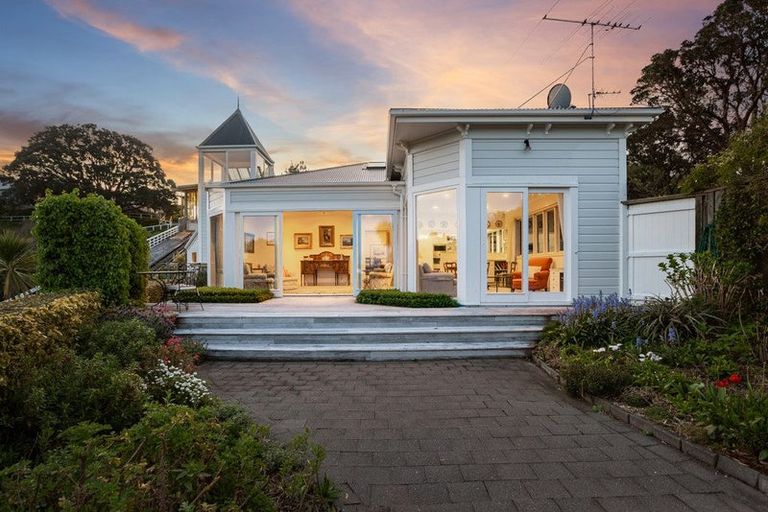 Photo of property in 3 Rawhiti Terrace, Kelburn, Wellington, 6012