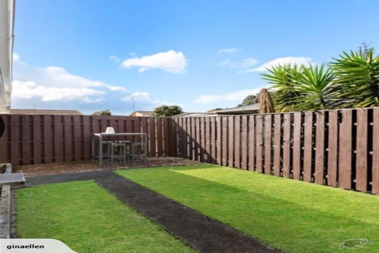 Photo of property in 2/15 Latham Avenue, Pakuranga, Auckland, 2010