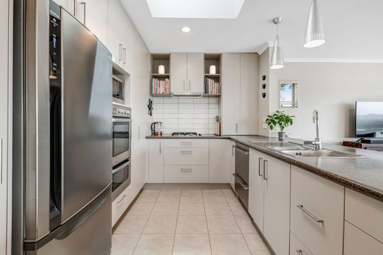 Photo of property in 31a Ocean View Road, Hatfields Beach, Orewa, 0931