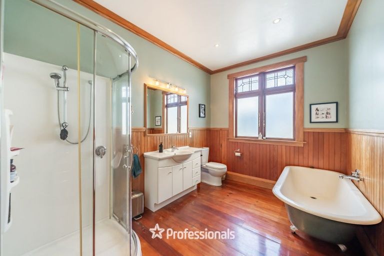 Photo of property in 143 Whites Line East, Waiwhetu, Lower Hutt, 5010