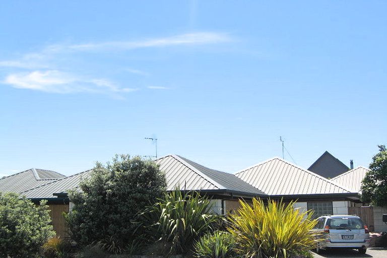 Photo of property in 5 Larnach Street, Waimairi Beach, Christchurch, 8083