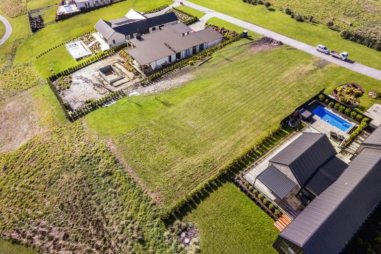 Photo of property in 63 Grayson Road, Wainui, 0992