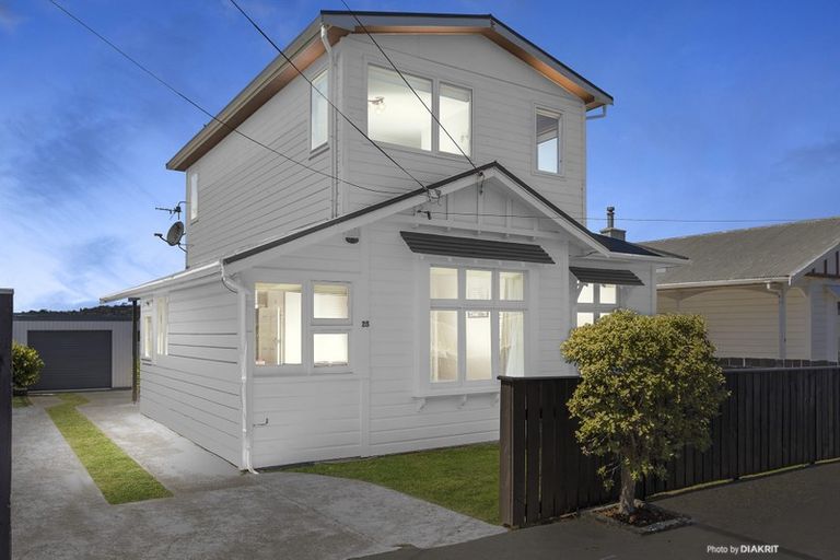 Photo of property in 23 Freyberg Street, Lyall Bay, Wellington, 6022