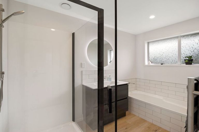 Photo of property in 50 Bowen Street, Cambridge, 3434