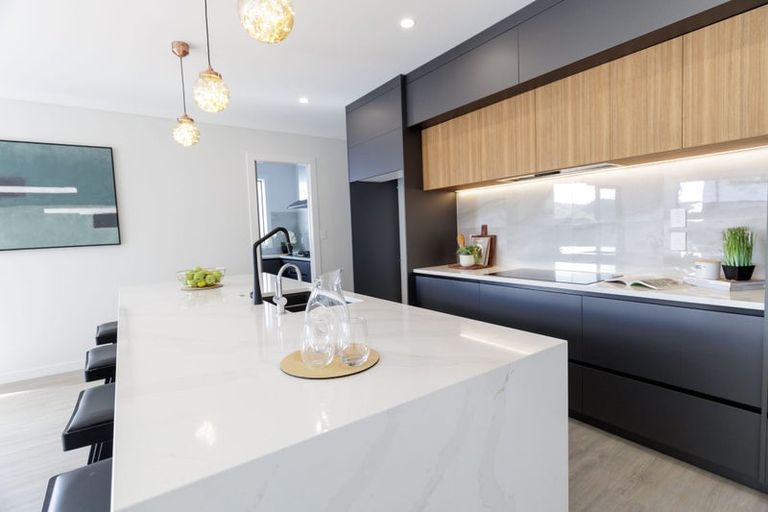 Photo of property in 142 Amesbury Drive, Churton Park, Wellington, 6037