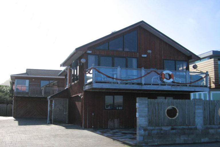 Photo of property in 51a Moana Road, Plimmerton, Porirua, 5026