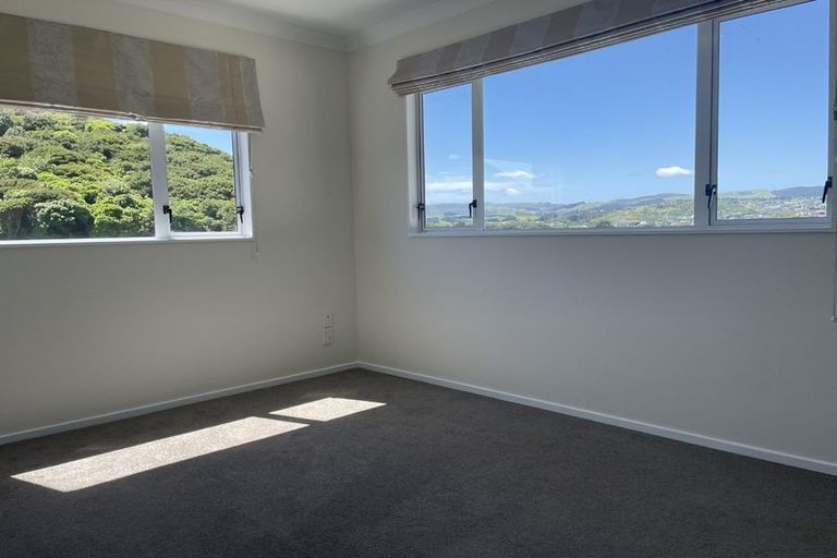 Photo of property in 9 The Topdeck, Whitby, Porirua, 5024