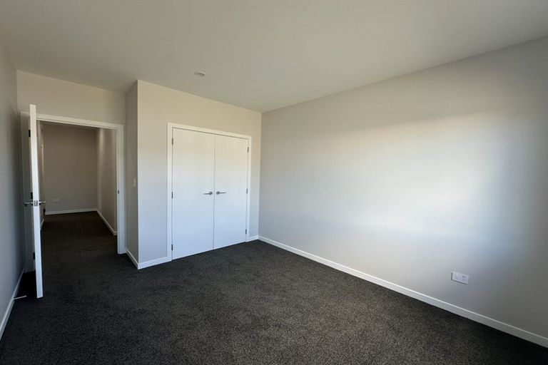 Photo of property in 15 George Yee Place, Taradale, 4112