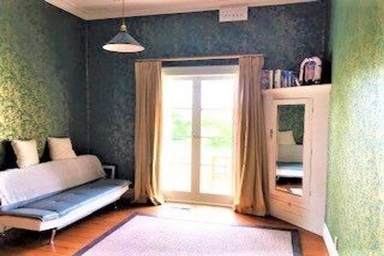 Photo of property in 113 Vauxhall Road, Narrow Neck, Auckland, 0624