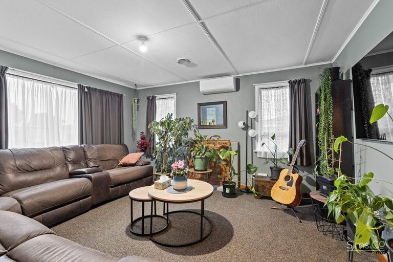 Photo of property in 8 Omori Place, Castlecliff, Whanganui, 4501