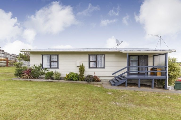 Photo of property in 42 Fraser Drive, Feilding, 4702