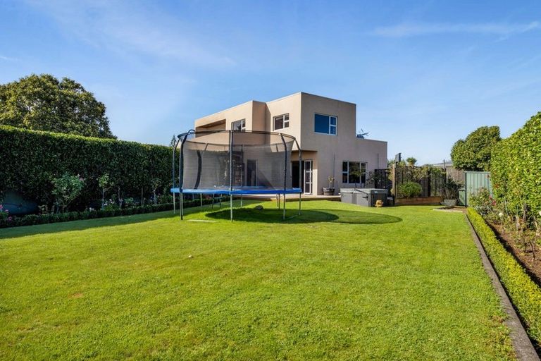 Photo of property in 19 Mccarthy Street, Hawera, 4610