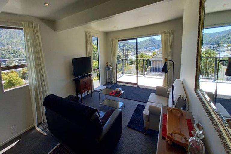 Photo of property in 116 Wellington Street, Picton, 7220