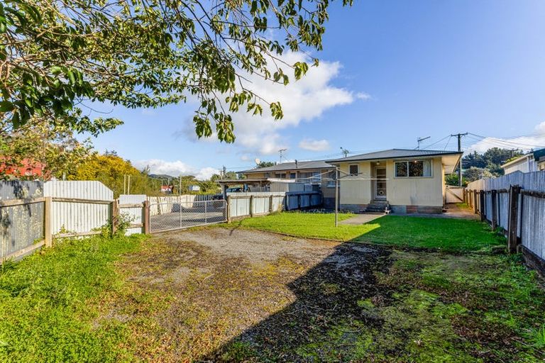 Photo of property in 95a Main Road, Wainuiomata, Lower Hutt, 5014