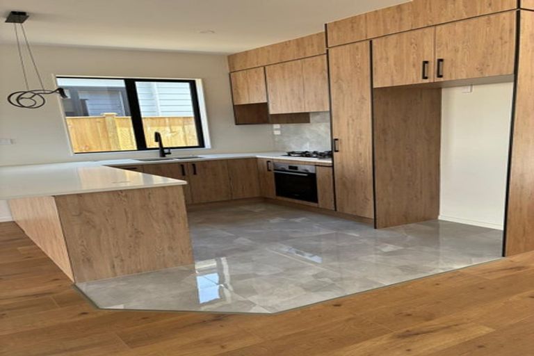 Photo of property in 13 Kaapehu Street, Karaka, 2578