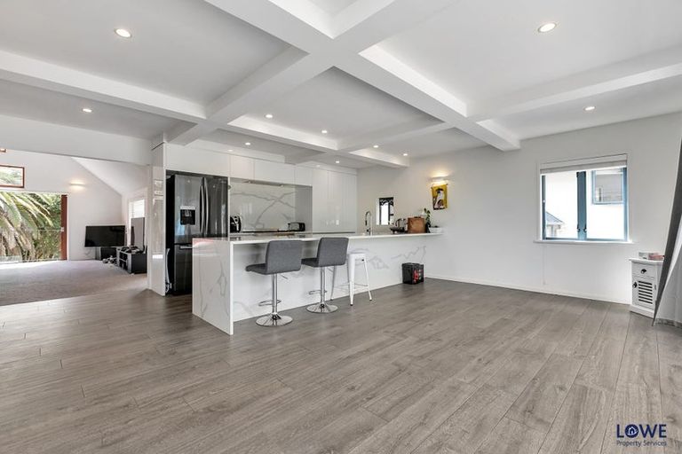 Photo of property in 480a Beach Road, Murrays Bay, Auckland, 0630