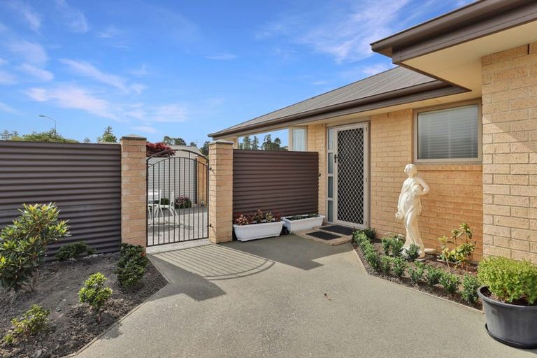 Photo of property in 21 Cox Street, Ashburton, 7700